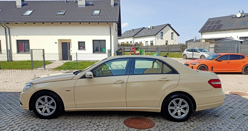 Mercedes-Benz Klasa E cena 36900 przebieg: 345000, rok produkcji 2011 z Strumień małe 154